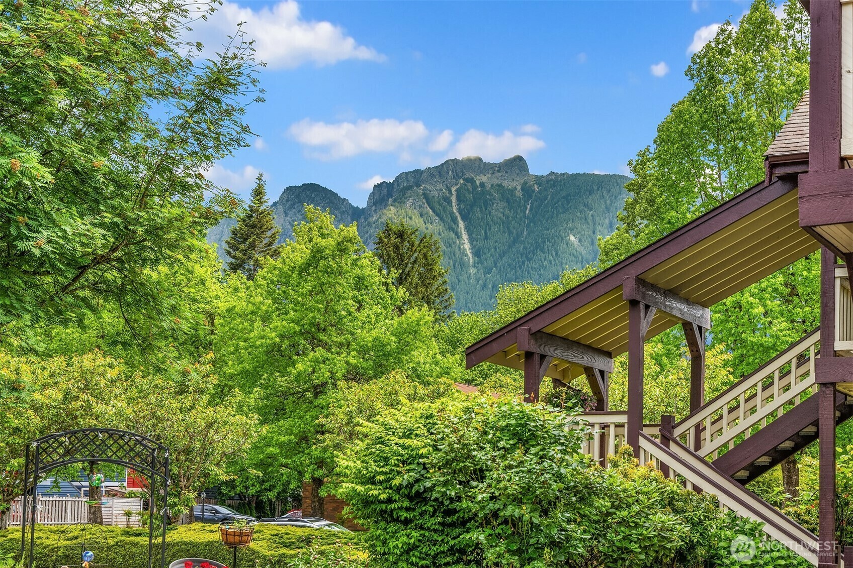 Property Photo:  418  Stow Avenue S  WA 98045 