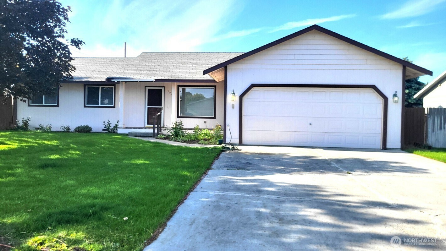 Property Photo: 390 4th Avenue SE WA 98823