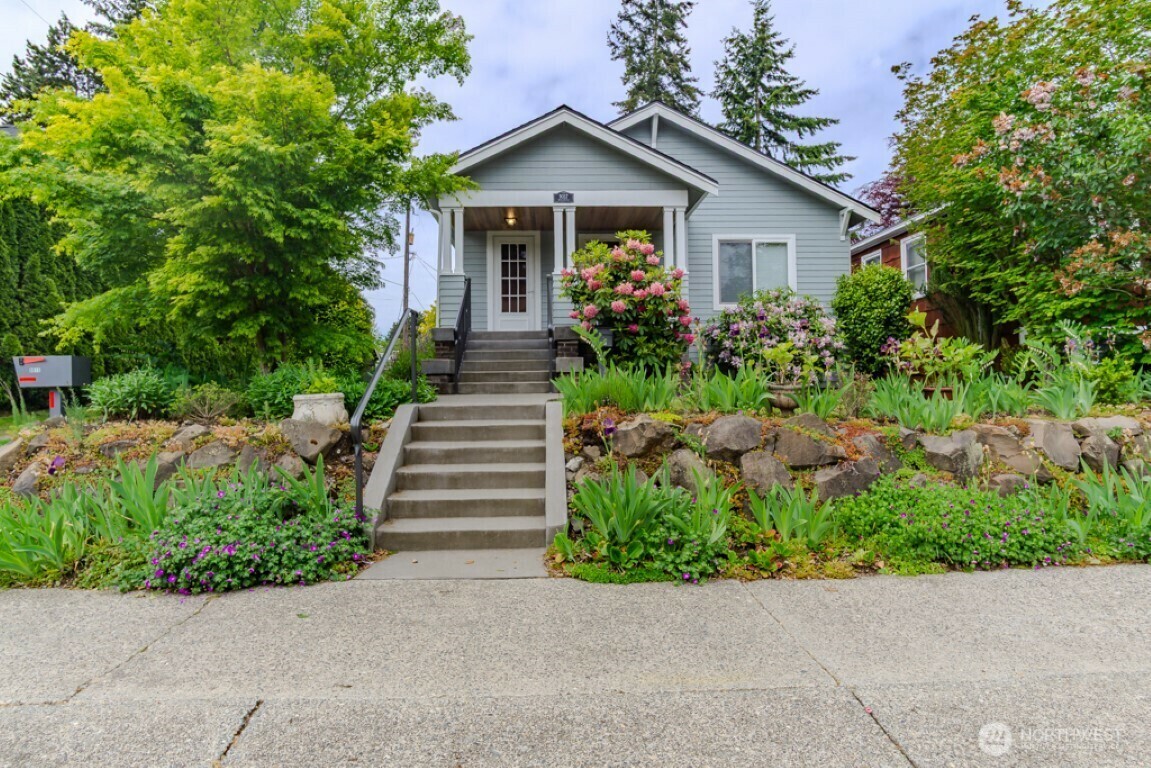 Property Photo: 9017 5th Avenue NE WA 98115