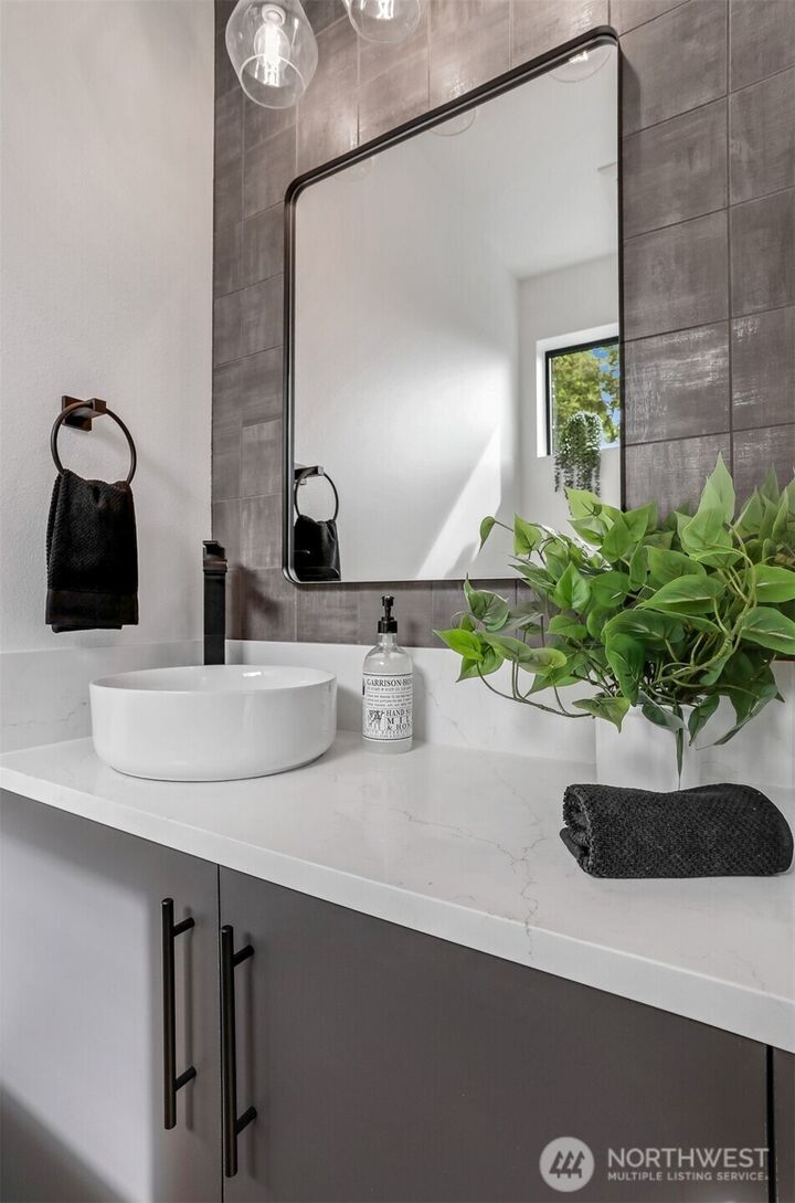 Property Photo:  1122 NW 61st Street  WA 98107 