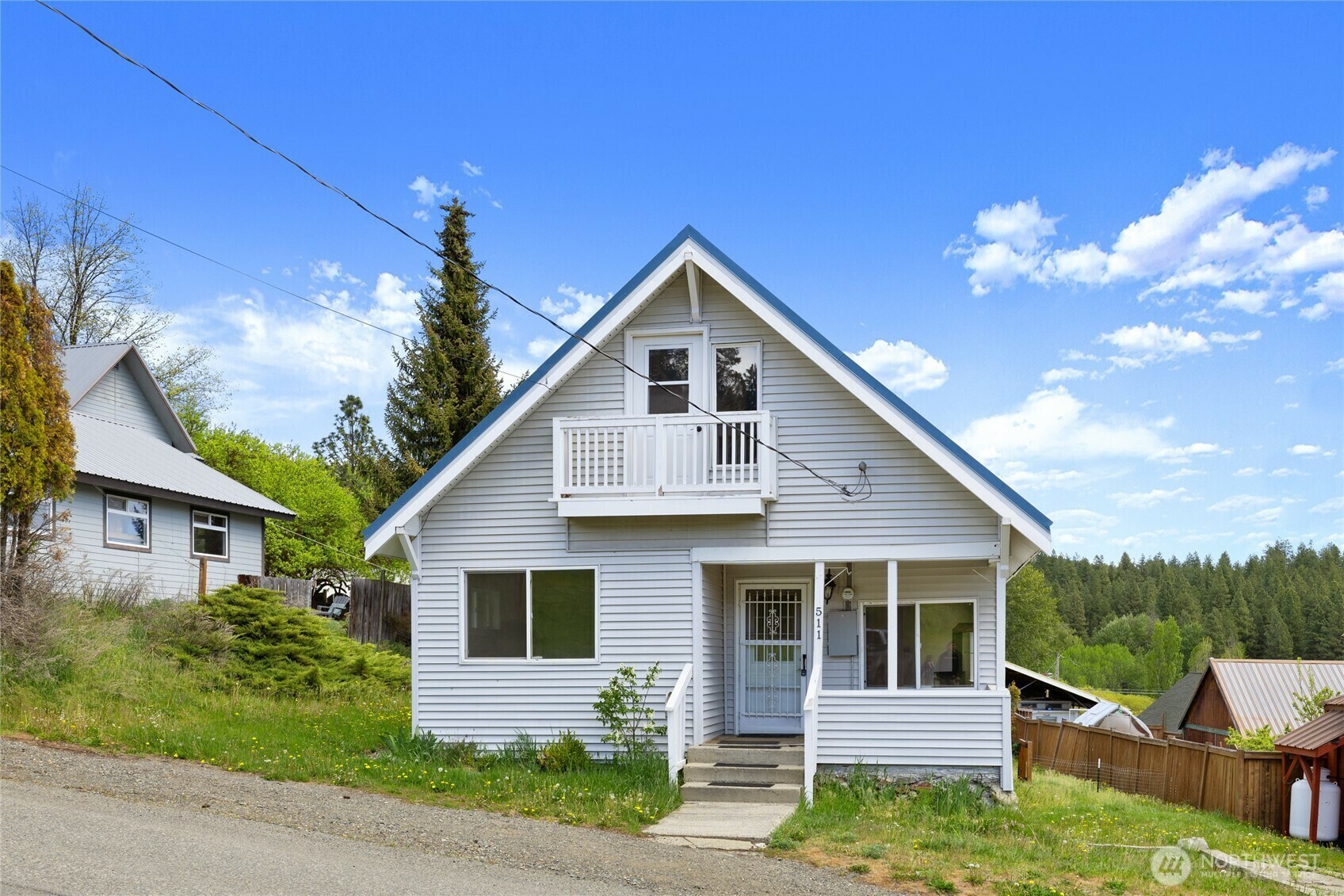 Property Photo: 511 S 2nd Street WA 98941