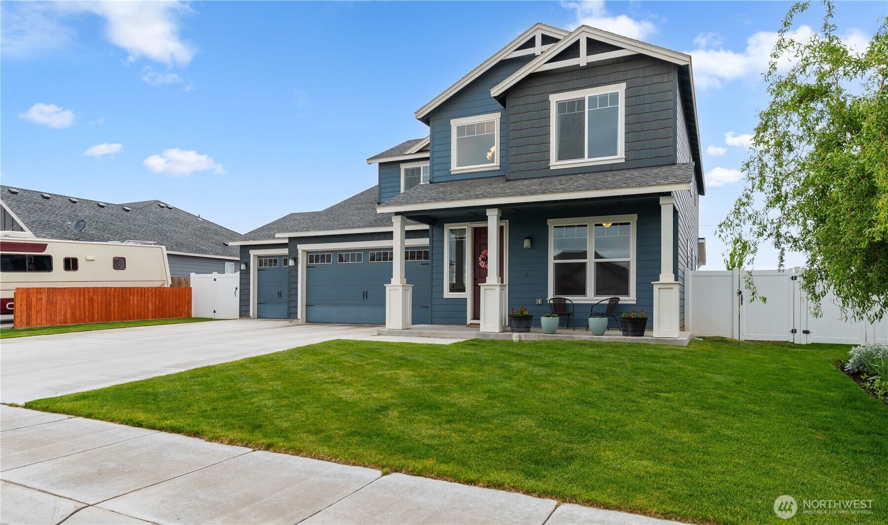 Property Photo: 509 L NE WA 98848