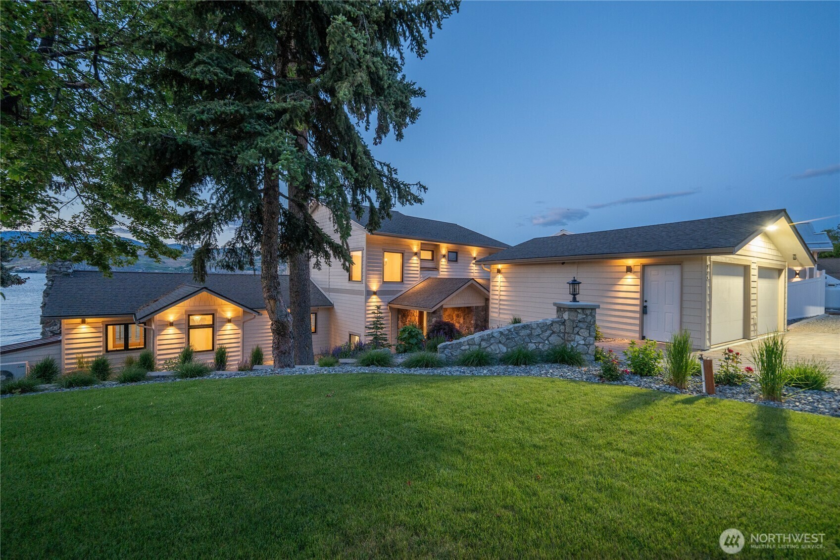 Property Photo: 972 S Lakeshore Road WA 98816