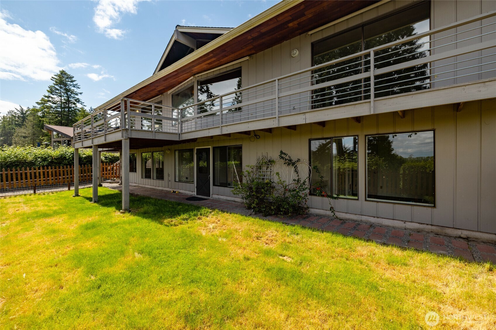 Property Photo: 228 Skagit Way WA 98257