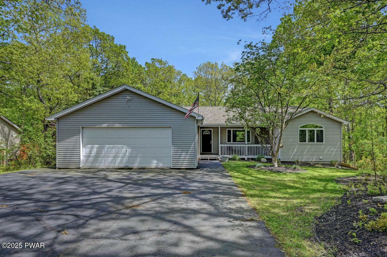 Property Photo: 201 Comstock Drive PA 18428