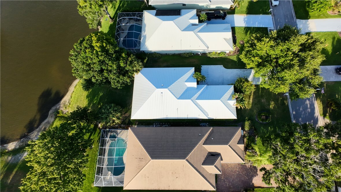 Property Photo:  9412 Poinciana Court  FL 34951 