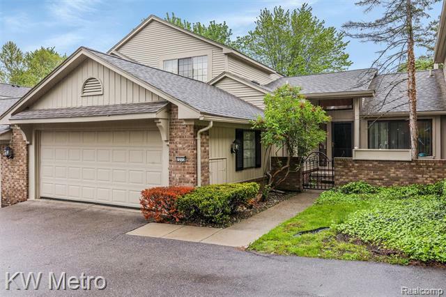 Property Photo:  7273 Creeks Bend Court  MI 48322 