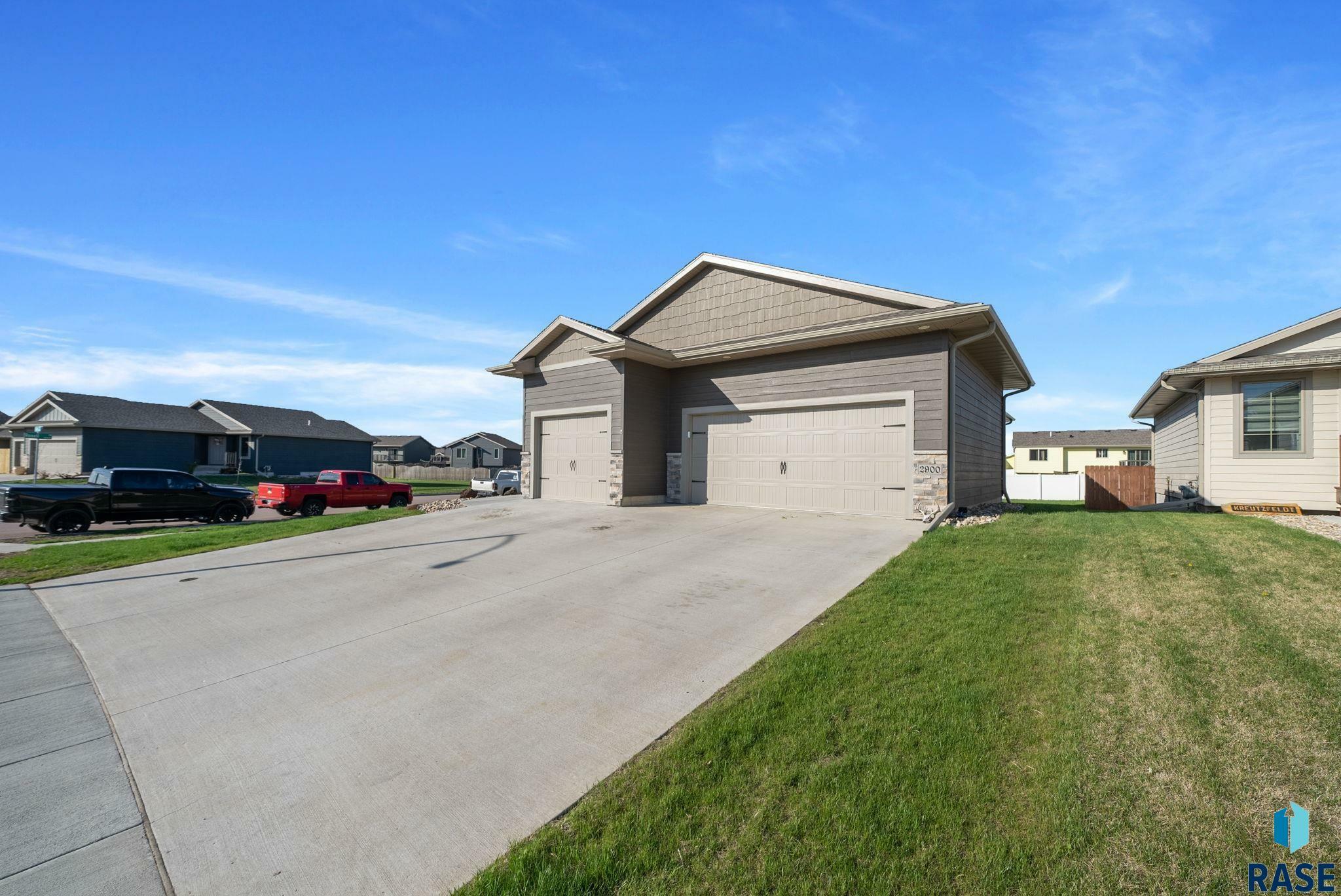 Property Photo: 2900 S Lana Dr SD 57106