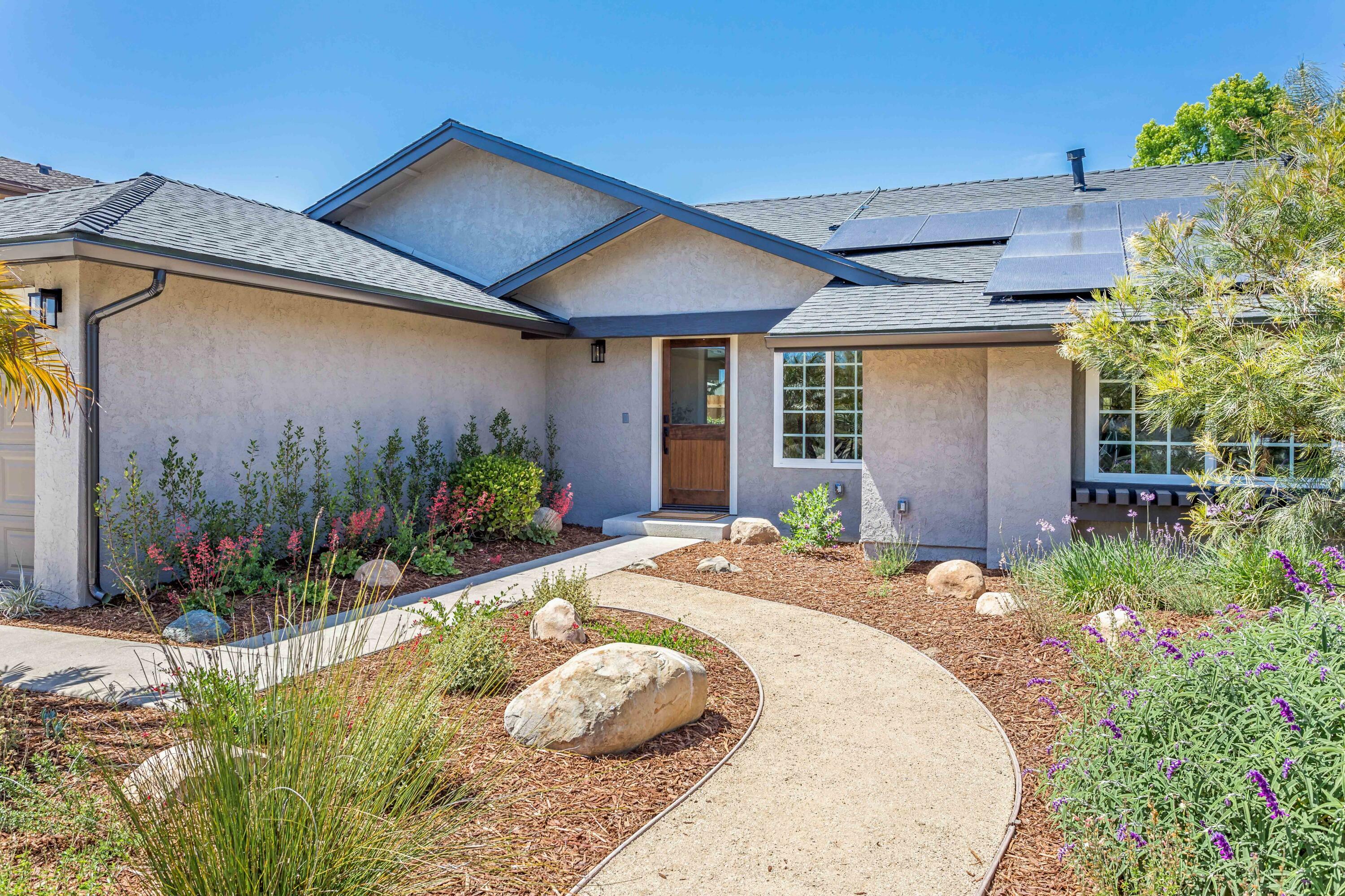 Property Photo: 5230 Calle Luarda CA 93111