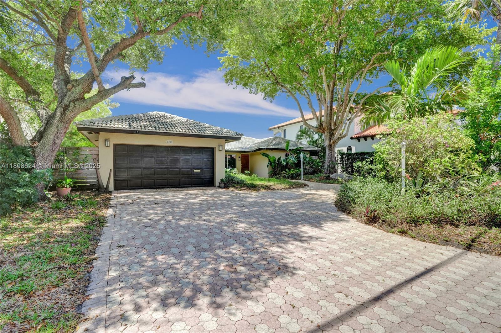 Property Photo:  3100 NE 56th Ct  FL 33308 