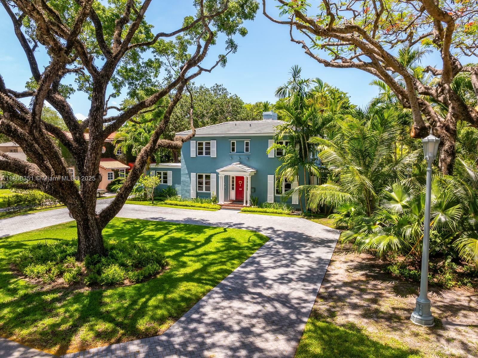 Property Photo: 3245 Riviera Dr FL 33134