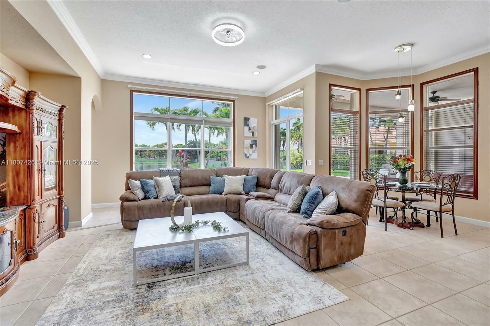 Property Photo: 4779 Tropicana Ave FL 33330