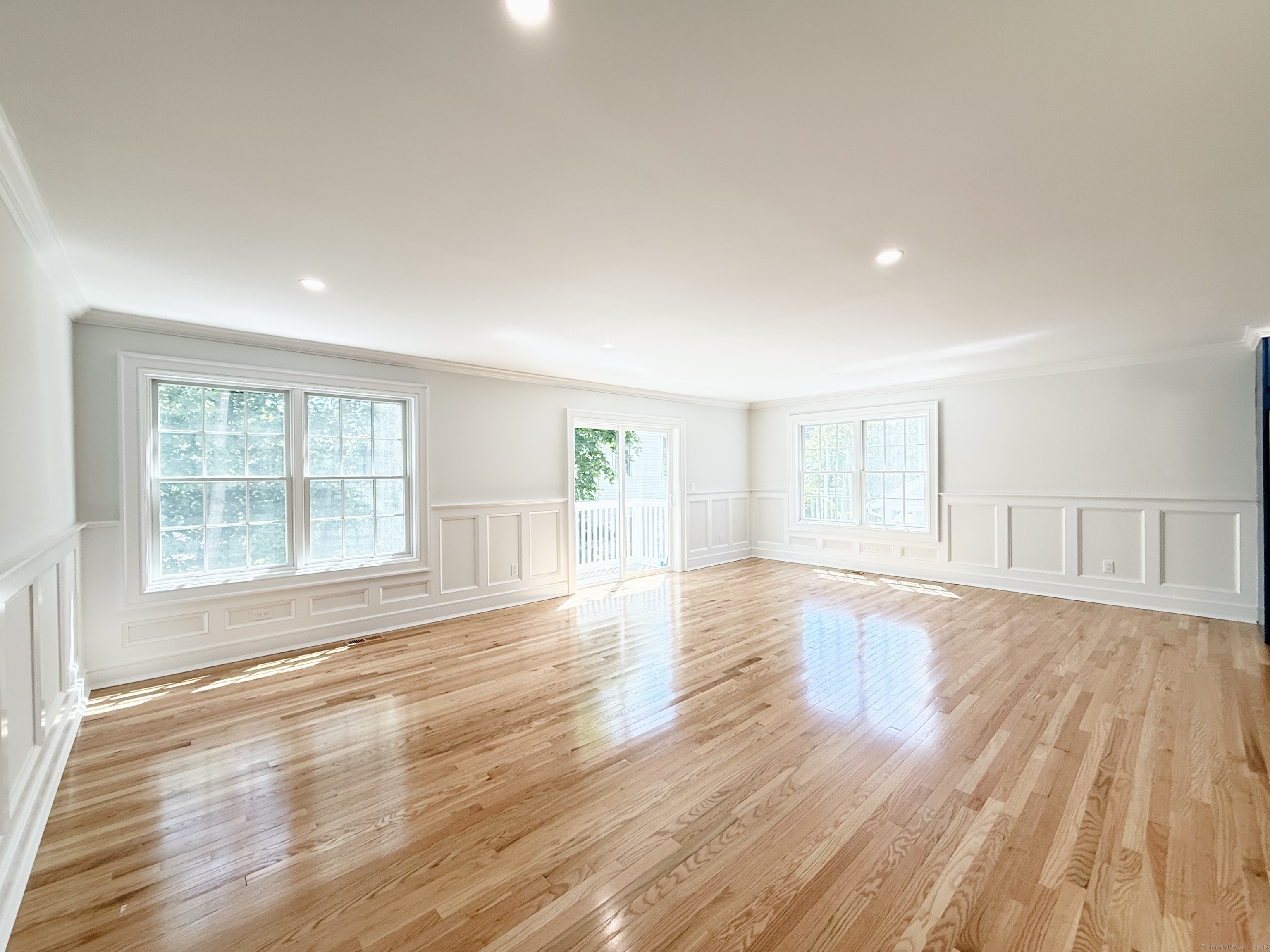 Property Photo:  24 Hoyt Street D  CT 06905 