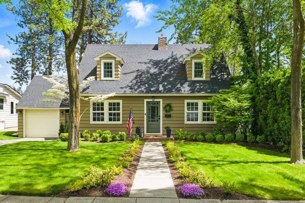 Property Photo: 4215 S Hatch St WA 99203