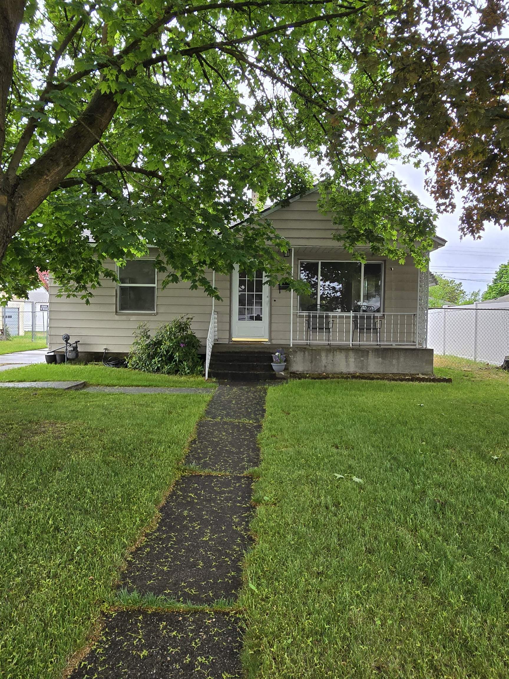 1304 E Hoffman Ave  Spokane WA 99207 photo