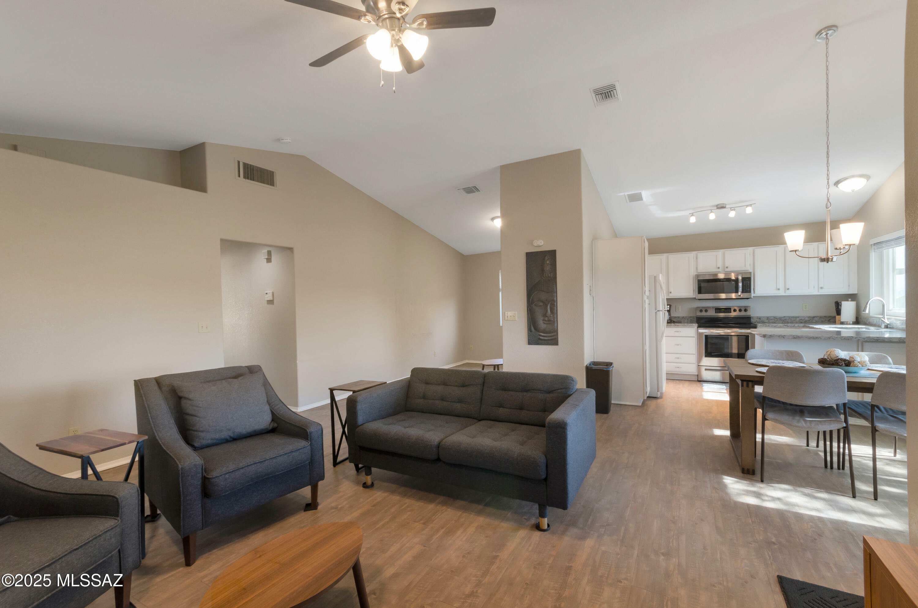 Property Photo: 11561 N Eagle Peak Drive AZ 85737