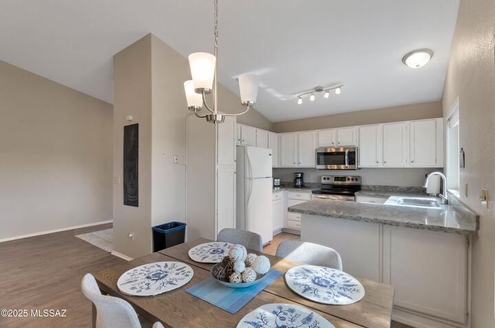 Property Photo:  11561 N Eagle Peak Drive  AZ 85737 