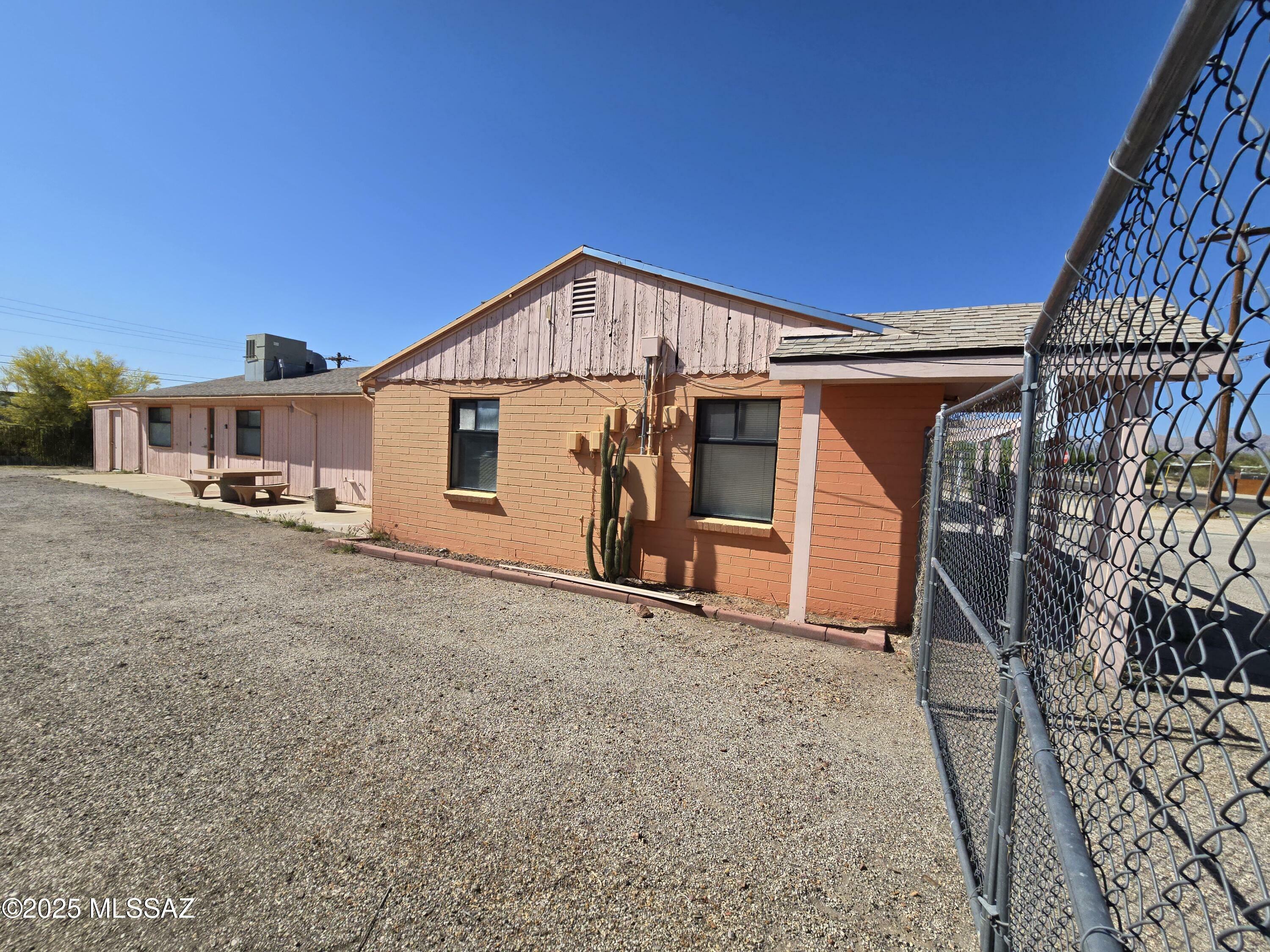 Property Photo: 1741 N 6th Avenue AZ 85705
