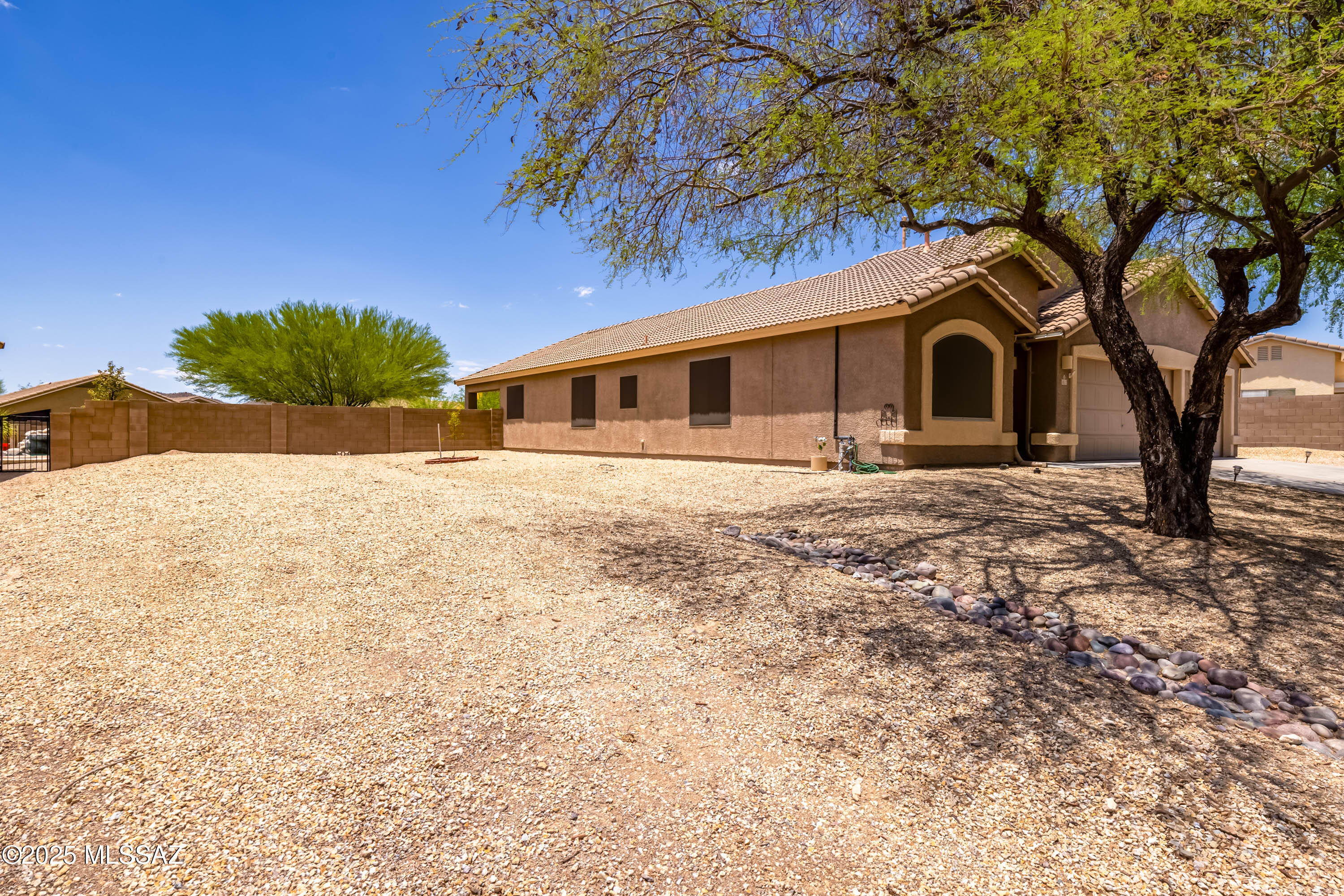 Property Photo: 3612 S Desert Motif Road AZ 85735