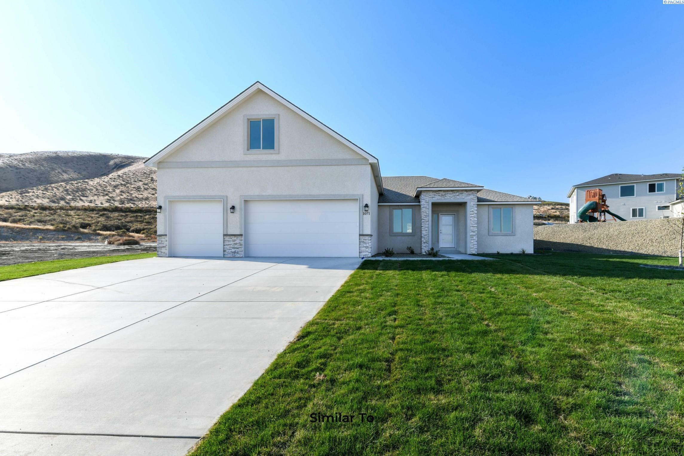 Property Photo: 6482 W 30th Pl WA 99338