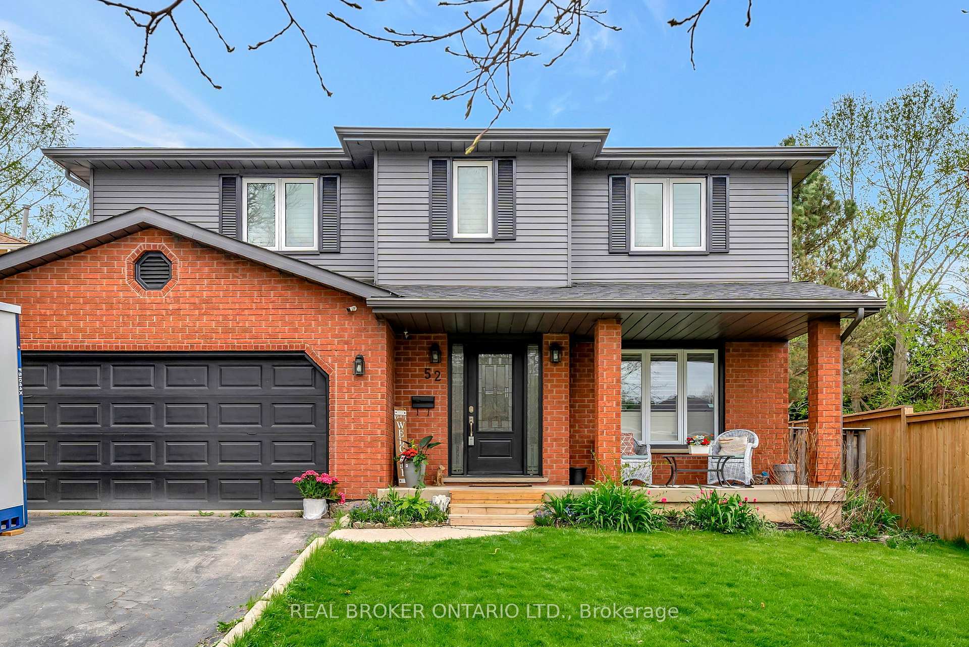 Property Photo: 52 Beckett Drive ON N3T 6G2
