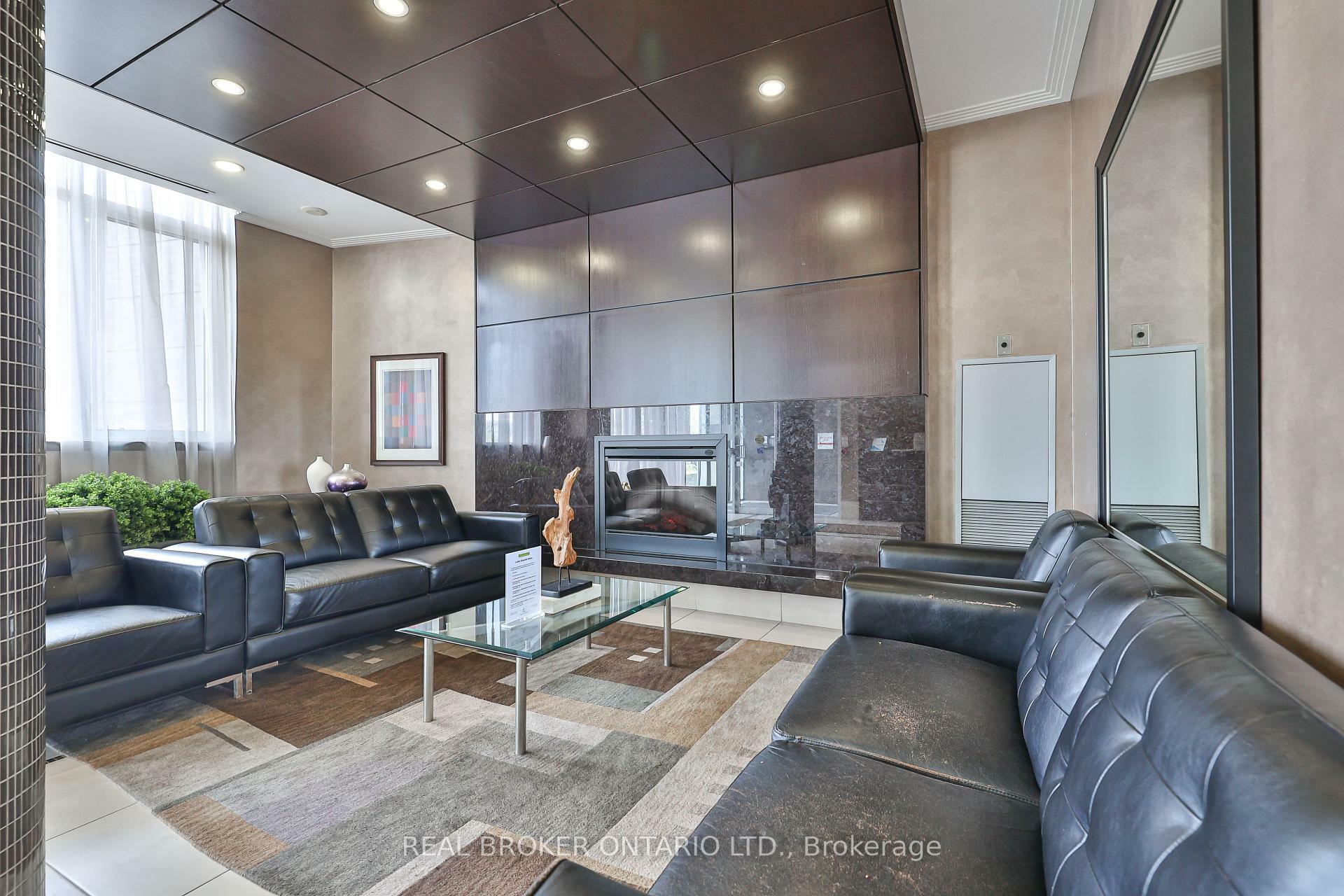 Property Photo: 111 Upper Duke Crescent 301 ON L6G 0C8