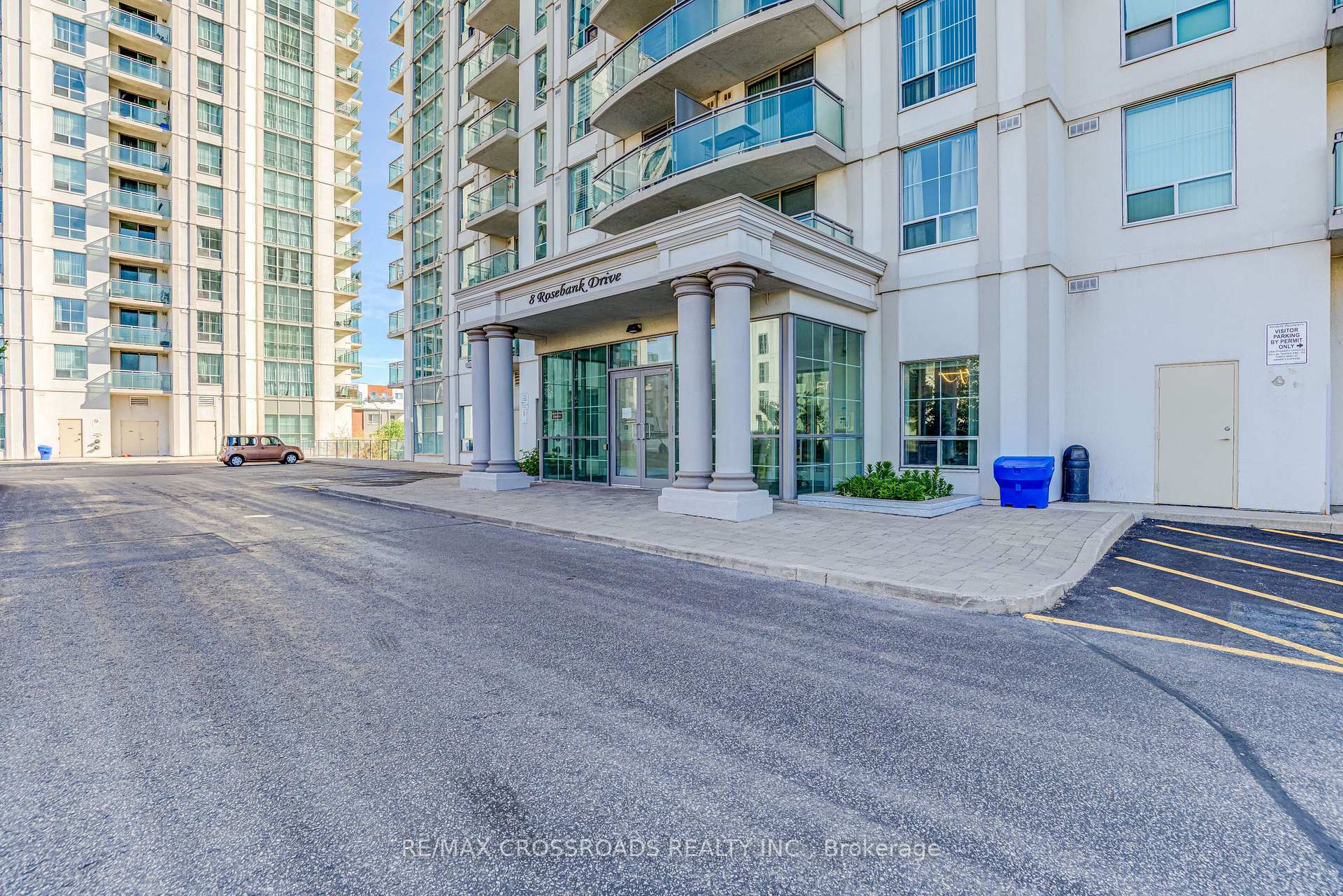 Property Photo: 8 Rosebank Drive 11H ON M1B 5Z3