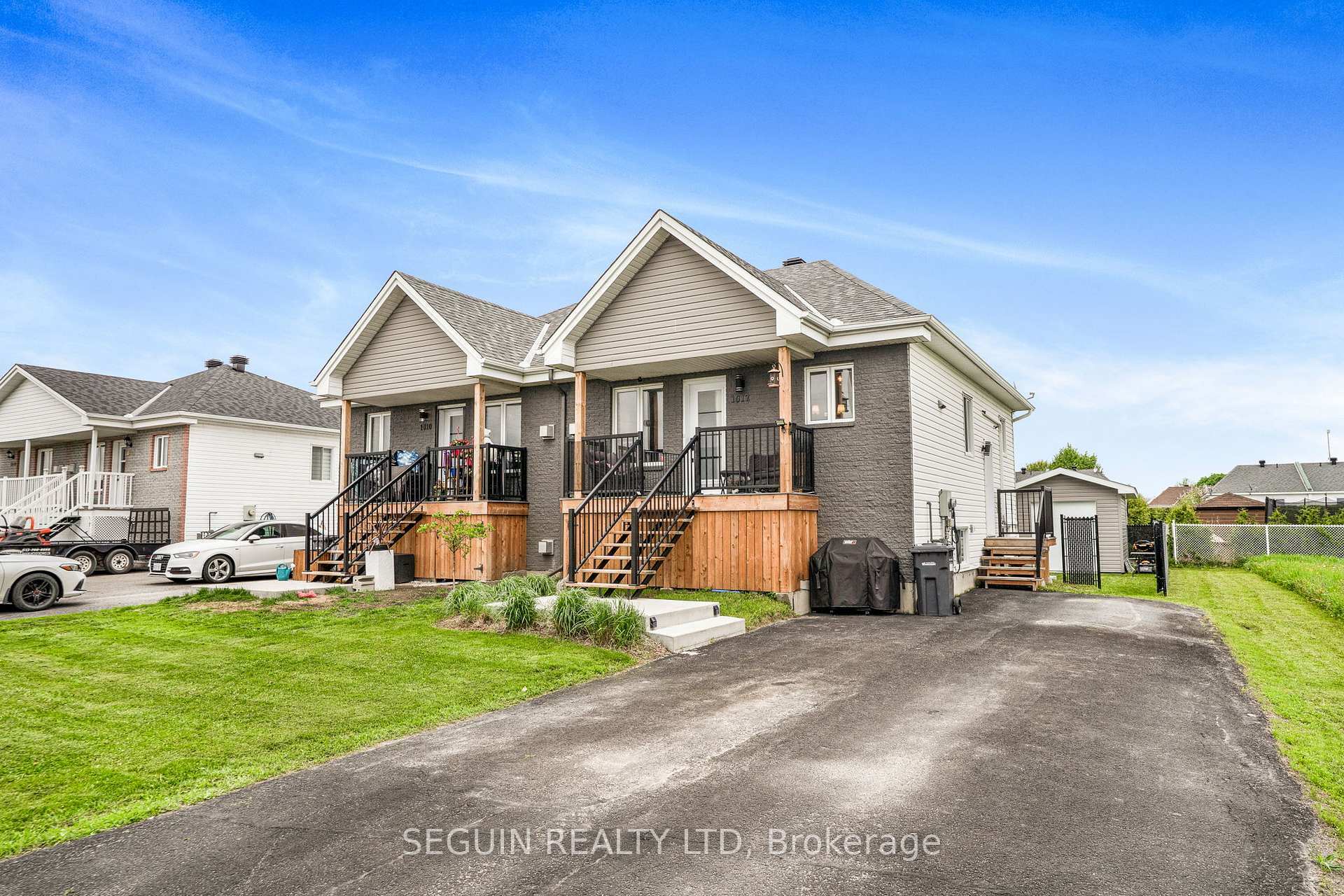 Property Photo: 1012 Jacynthe Street ON K6A 3V9