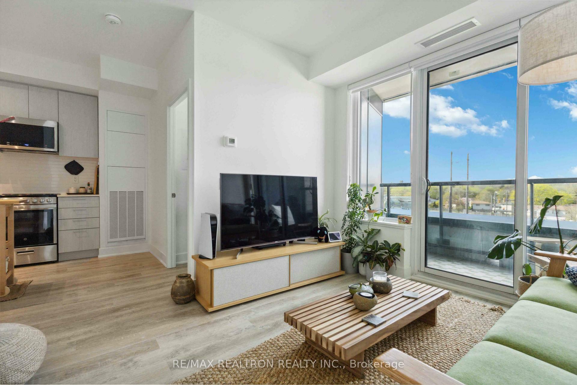 Property Photo:  185 Deerfield Road 315  ON L3Y 0G7 