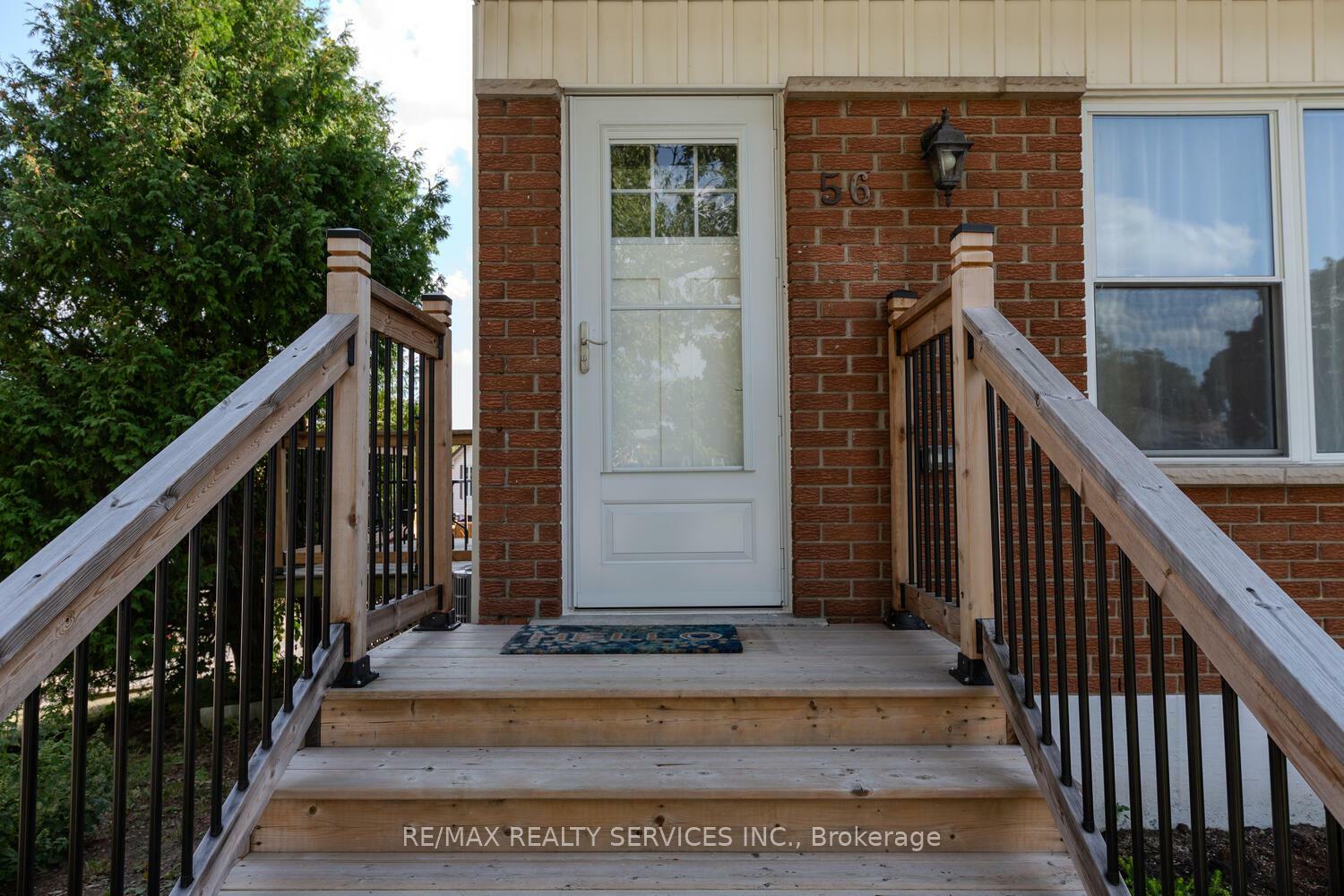 Property Photo: 56 Raleigh Court S ON L8W 1H1