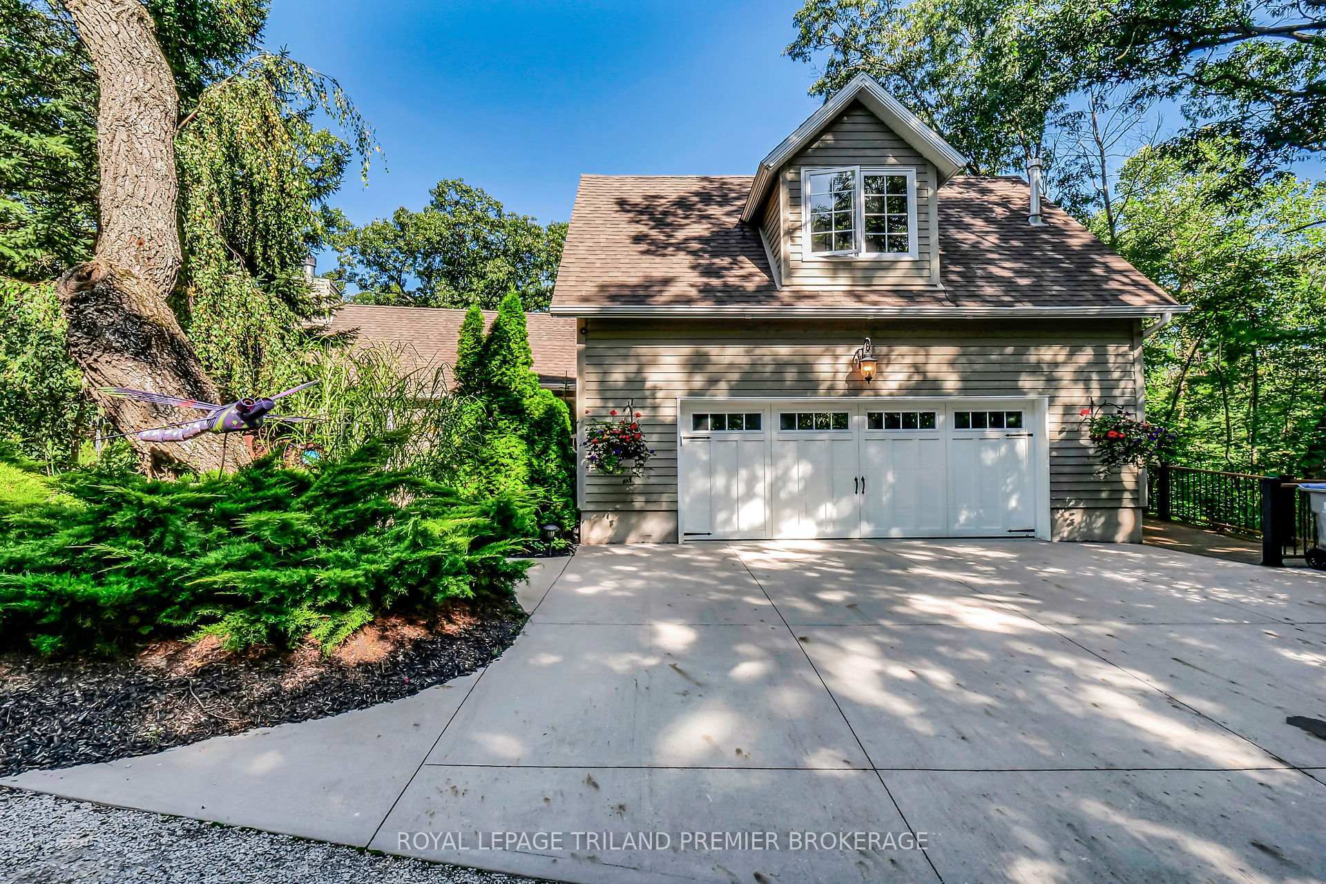 Property Photo: 9941 Nipigon Street ON N0M 2L0