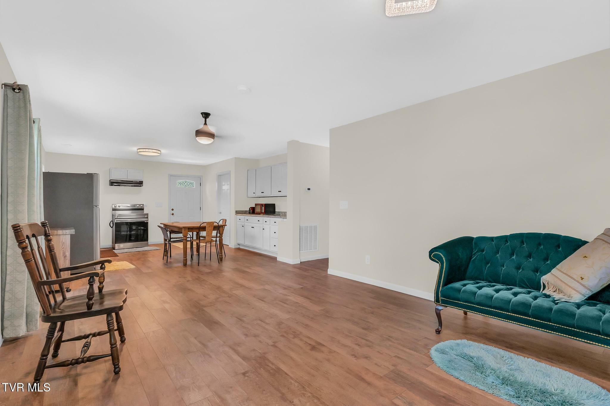 Property Photo:  515 Aesque St Extension  TN 37665 