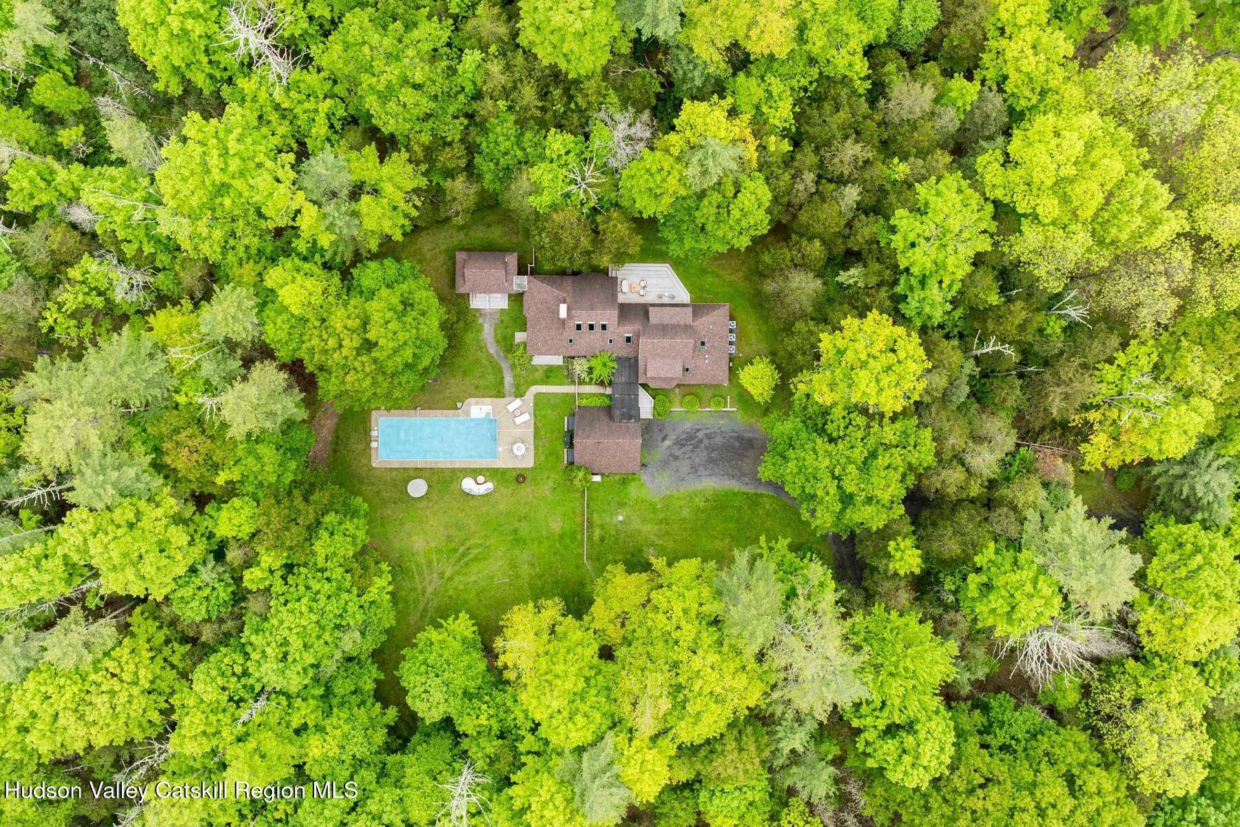 Property Photo:  16 Juniper  NY 12498 