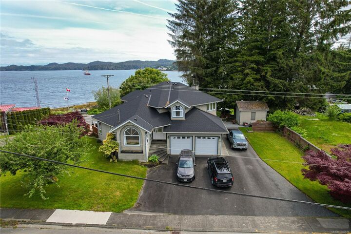 Property Photo: 7085 Shorncliffe Ave BC V0N 2P0