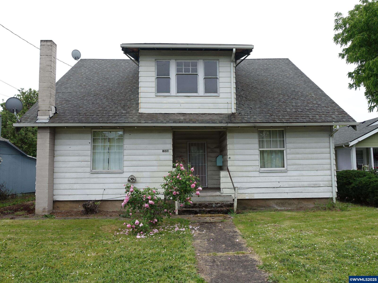 Property Photo:  1880 Center St NE  OR 97301 