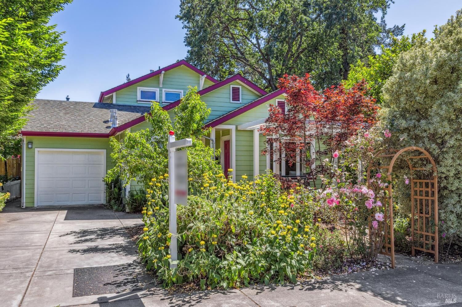 Property Photo:  742 Dexter Street  CA 95404 