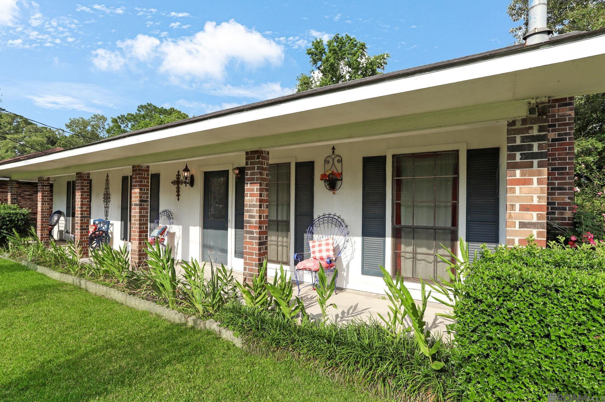 Property Photo:  3348 Cedar St  LA 70791 