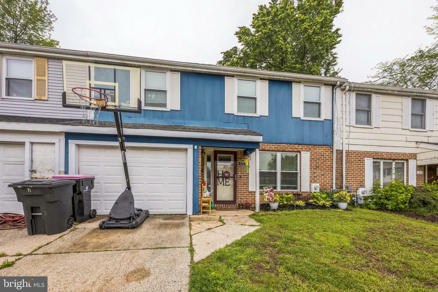 Property Photo: 1713 Willow Place NJ 08021