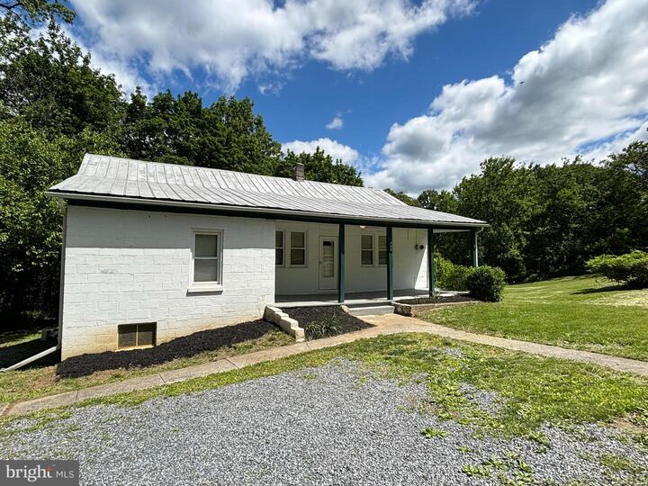 Property Photo:  808 Chestnut Hill Road  WV 25425 