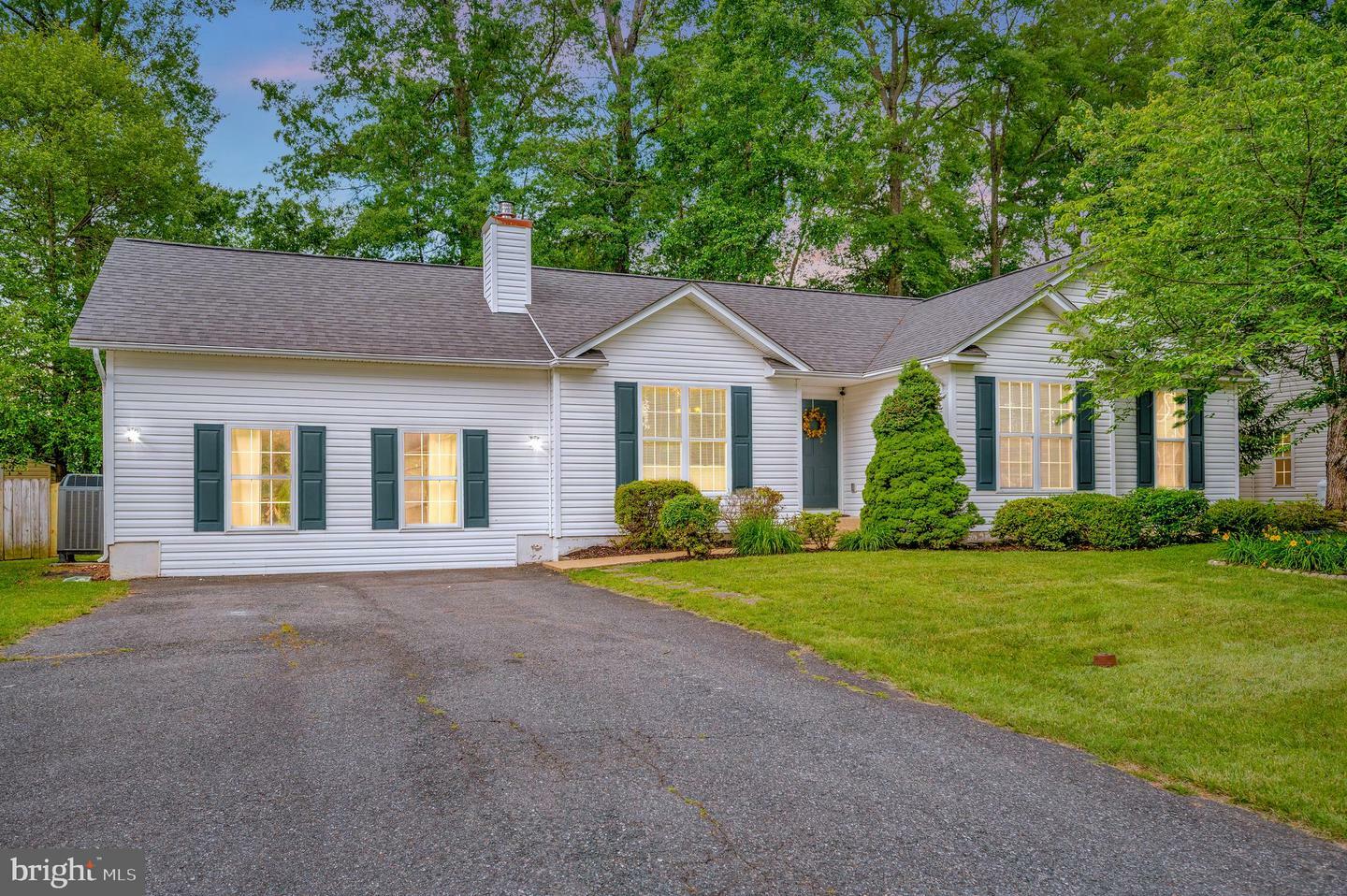 Property Photo: 10118 New Scotland Drive VA 22408