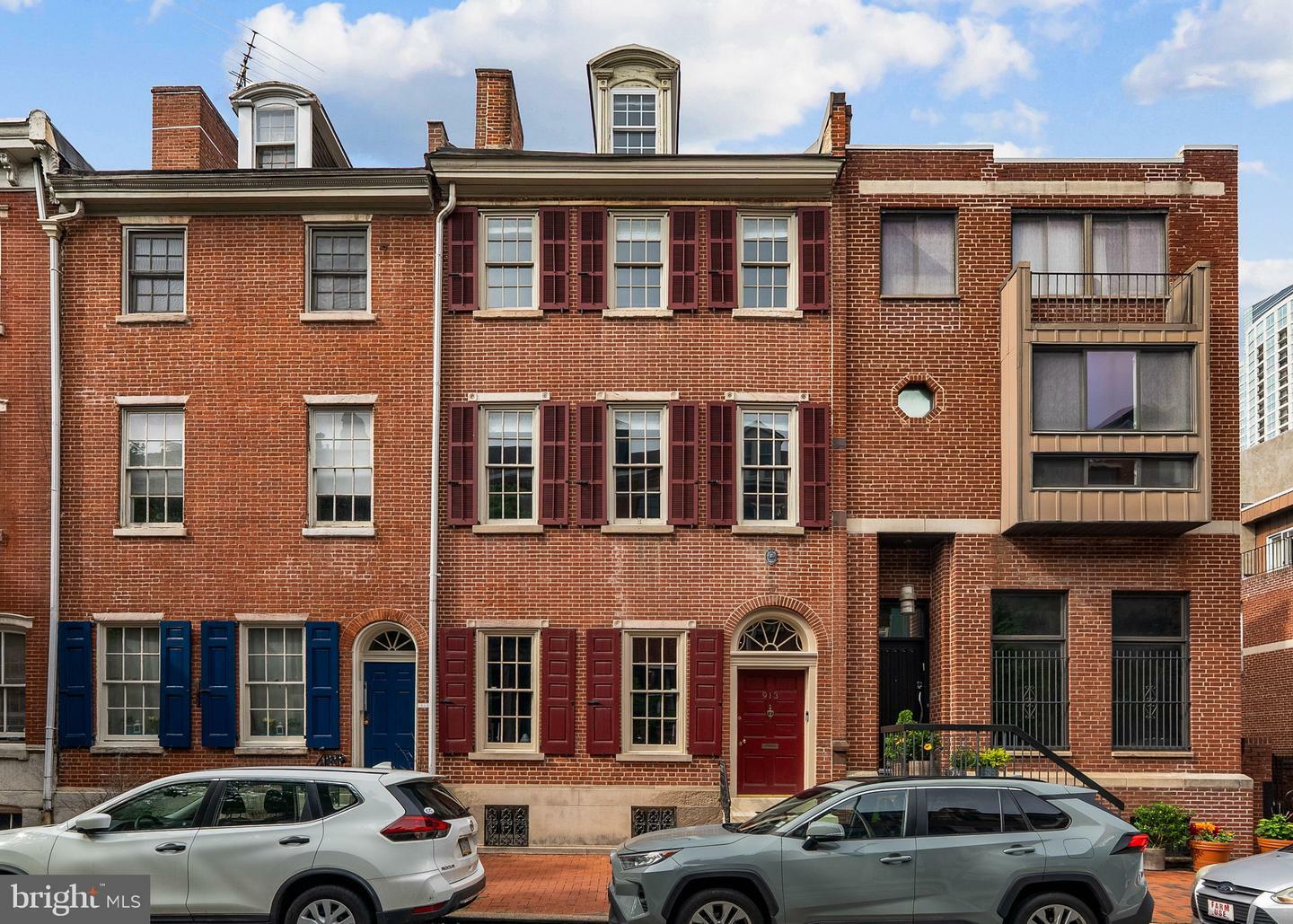Property Photo: 913 Spruce Street PA 19107