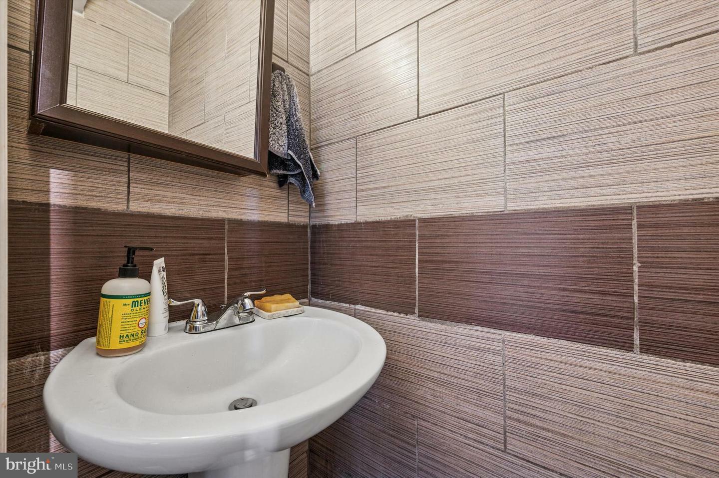Property Photo:  1130 N 3rd Street  PA 19123 