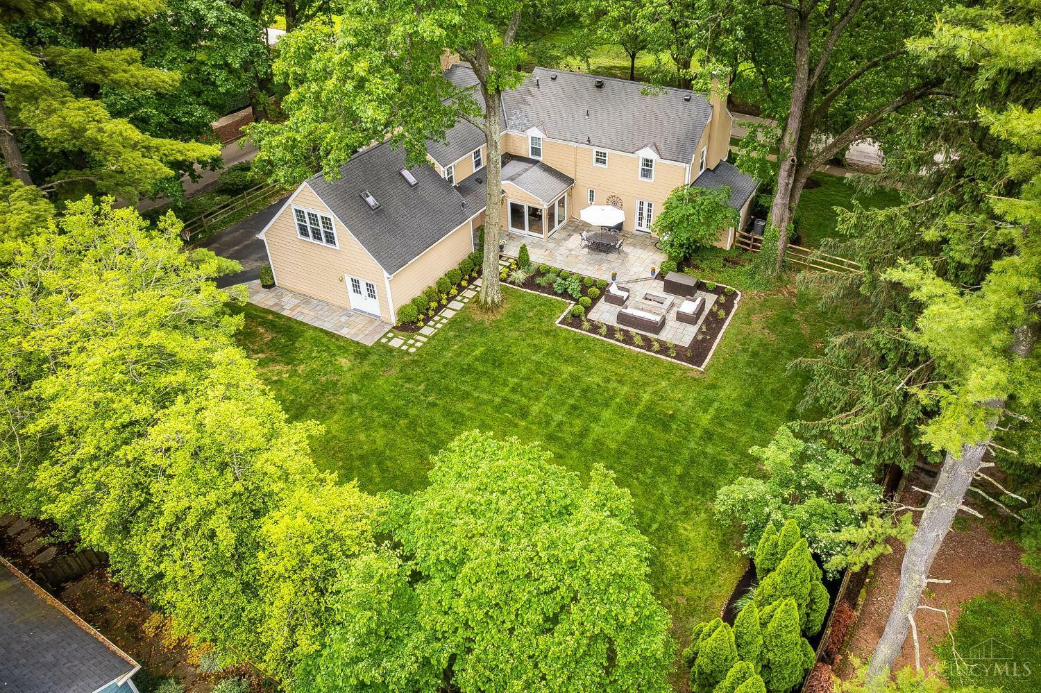 Property Photo: 6906 Miami Bluff Drive OH 45227