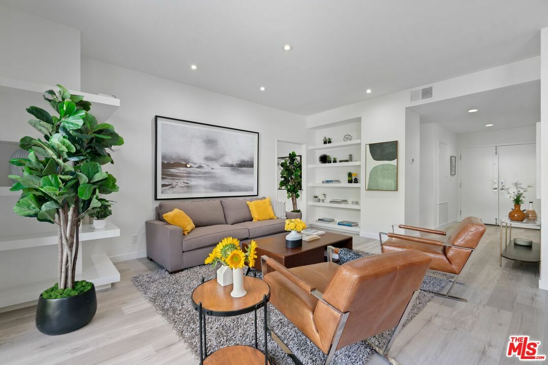 Property Photo: 1140 Alta Loma Rd CA 90069