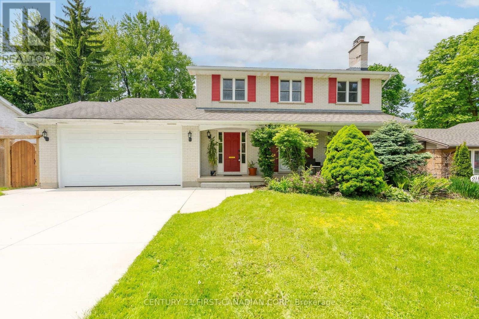 Property Photo: 638 Middlewoods Drive ON N6G 1W8
