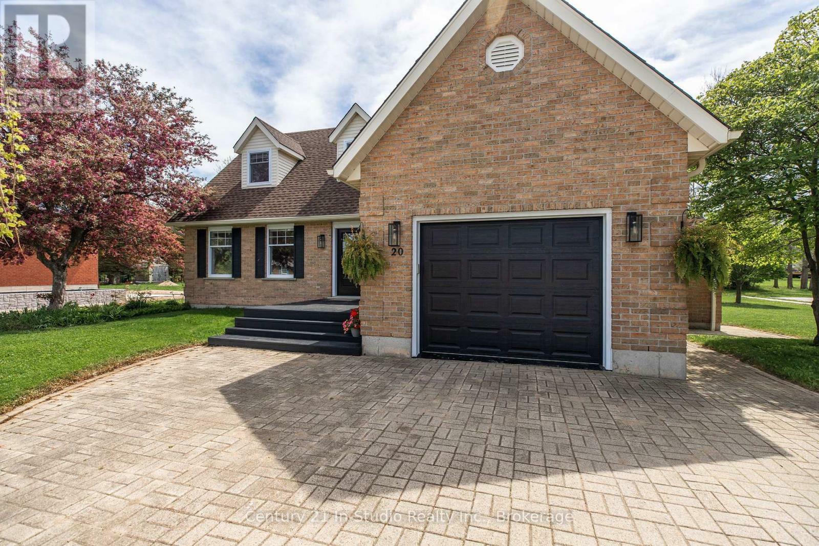 Property Photo: 20 Smith Street ON N0G 2T0