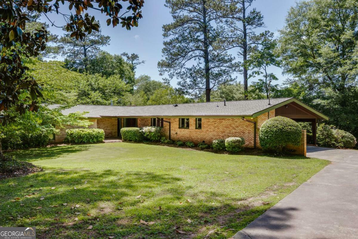 Property Photo: 265 Tanglewood Drive GA 30606