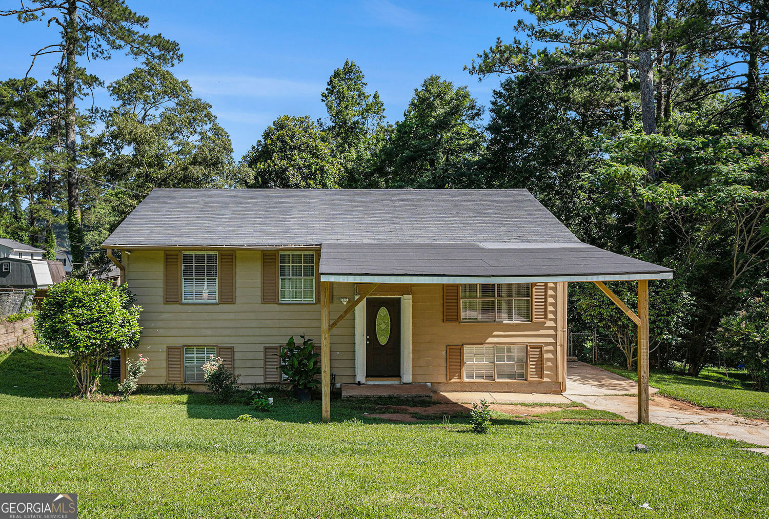 Property Photo: 992 Brian Lane GA 30297