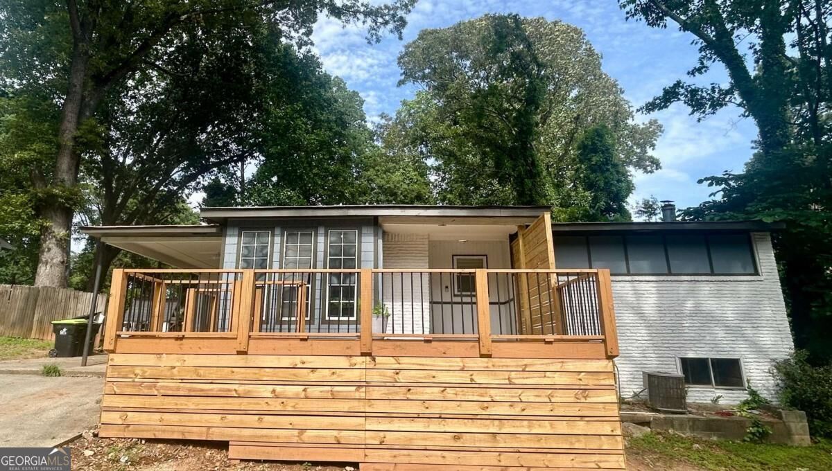 Property Photo:  6072 Holiday Boulevard  GA 30297 