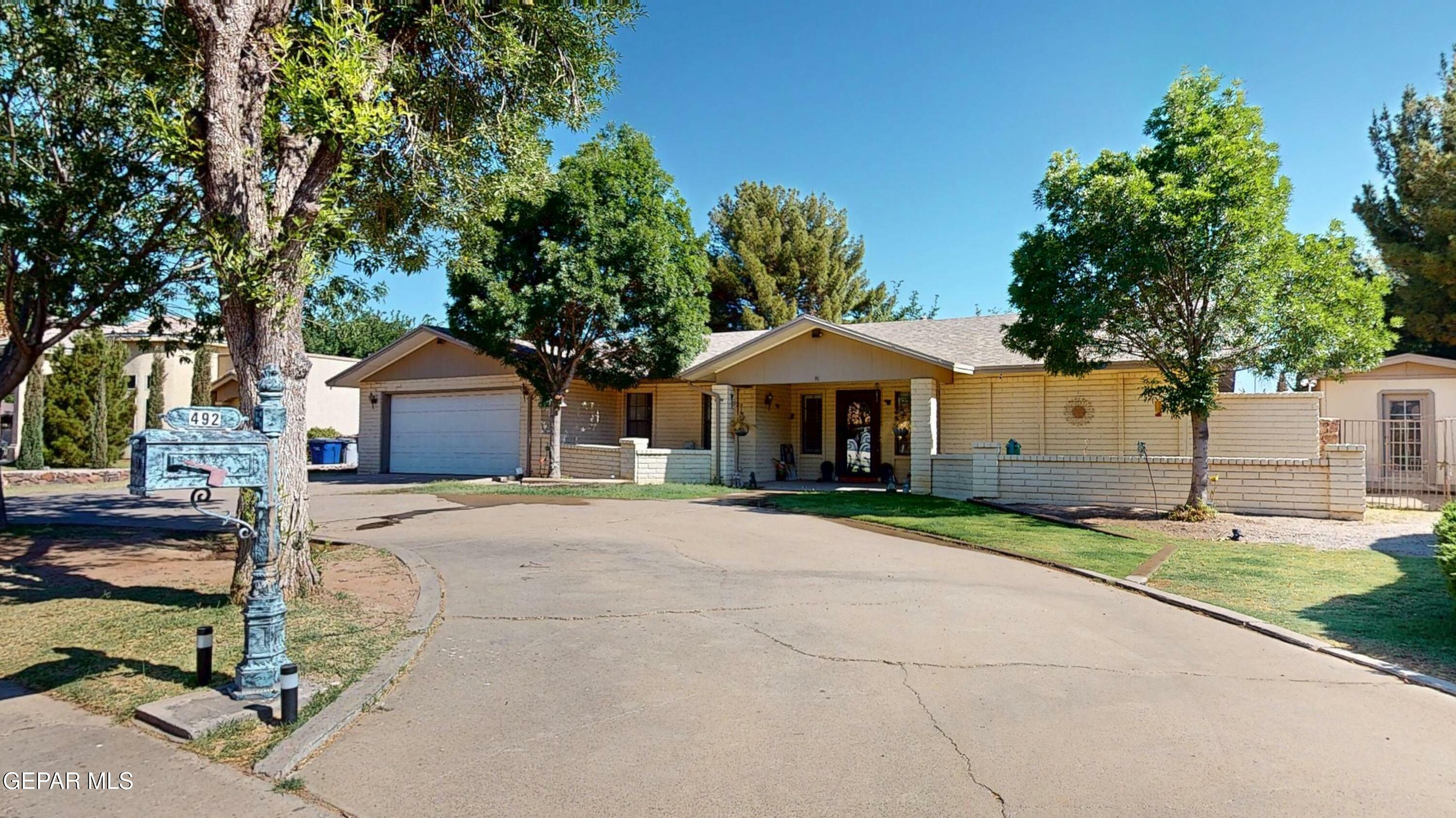 Property Photo: 492 Country Oaks Drive TX 79932